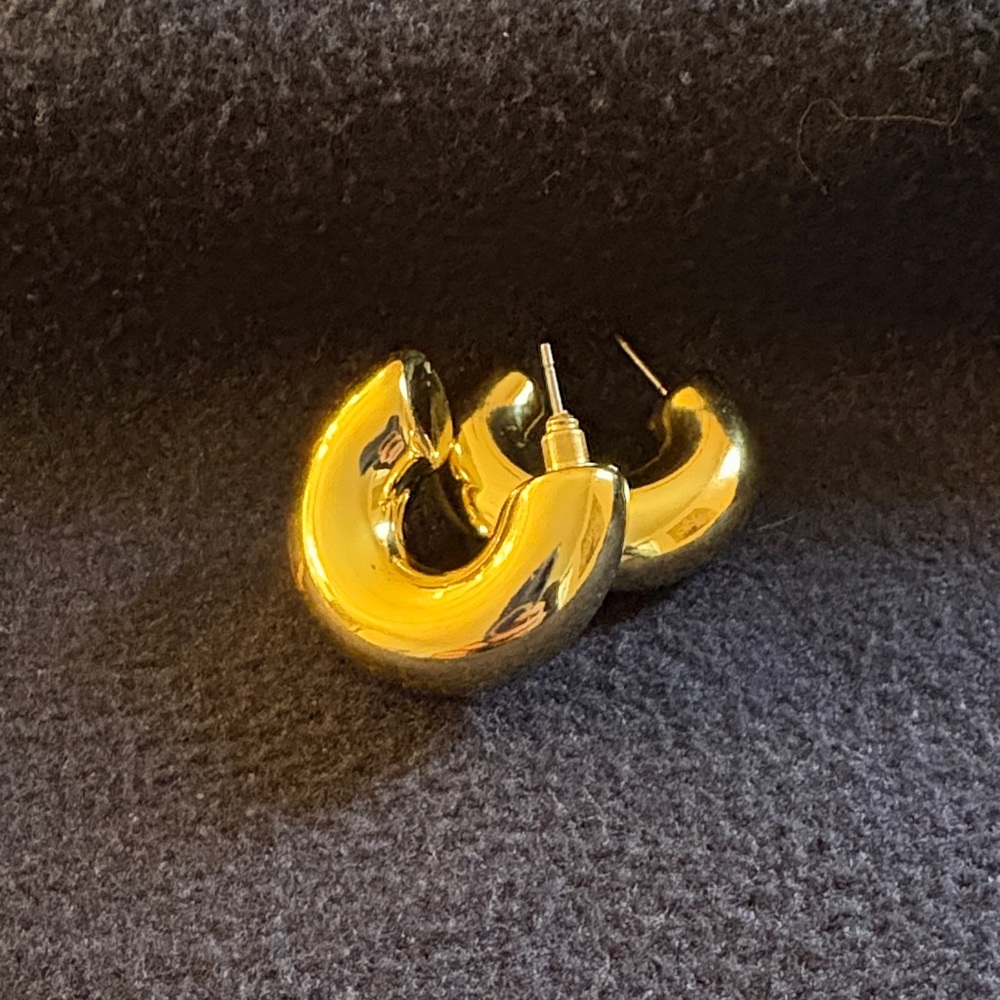 Gold Hoop Earrings 1”